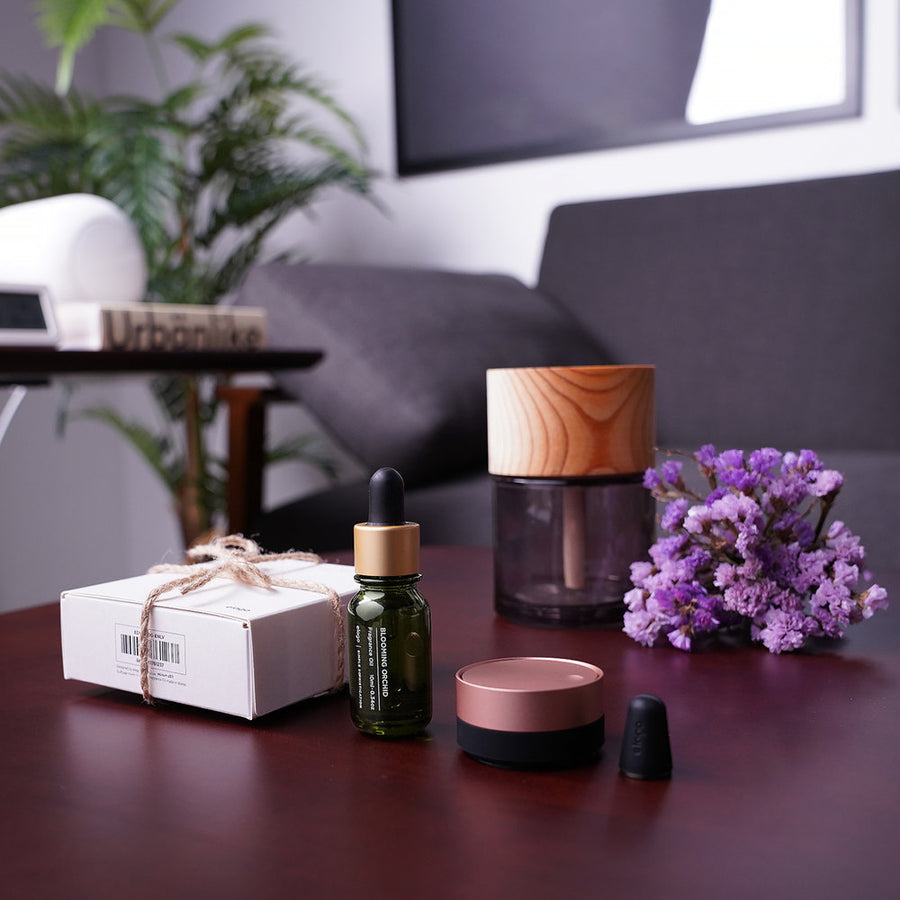 Aluminum Diffuser - Top: Black/Bottom: Black [4 Scents]